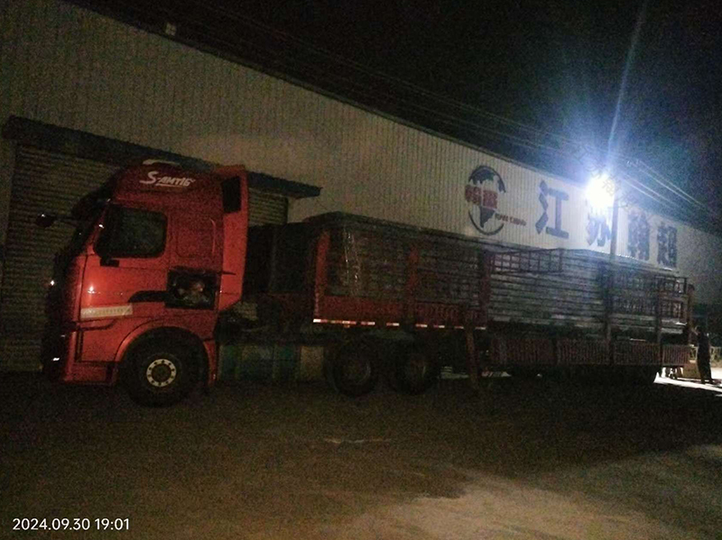 乡镇公交站台